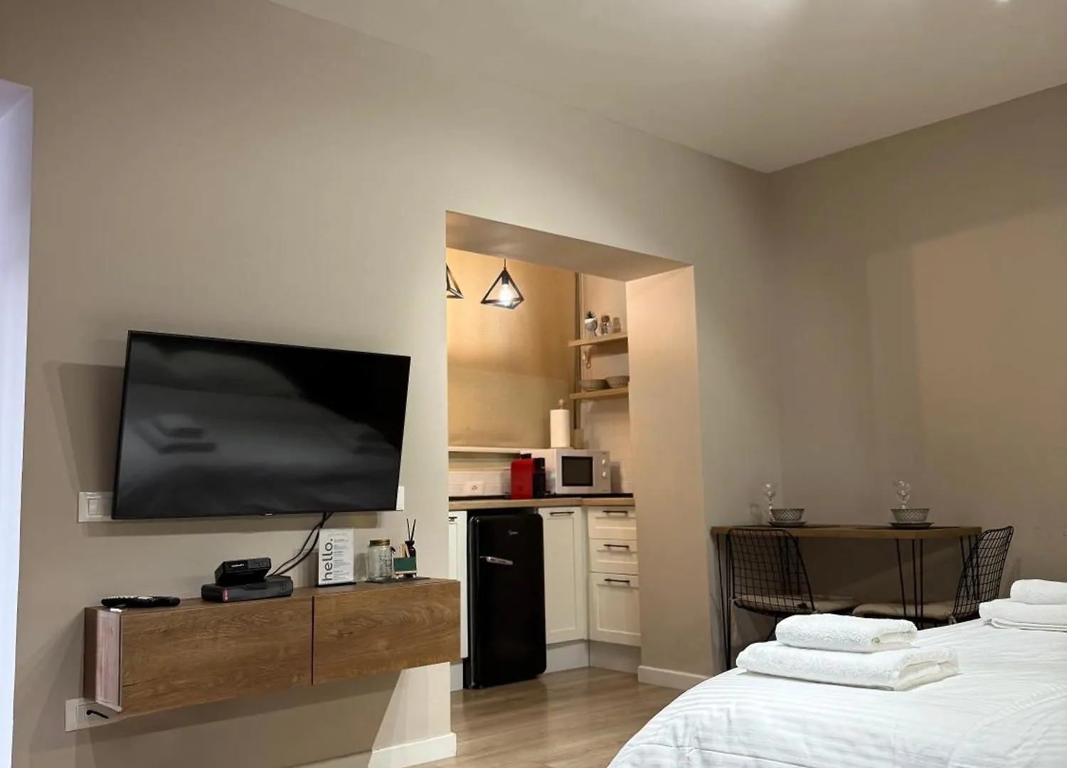 4Seasonsgea , Deluxe Studio , City Centre , تيرانا